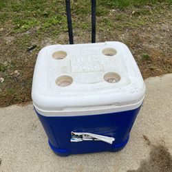 Igloo Ice Cube Cooler Ice Chest