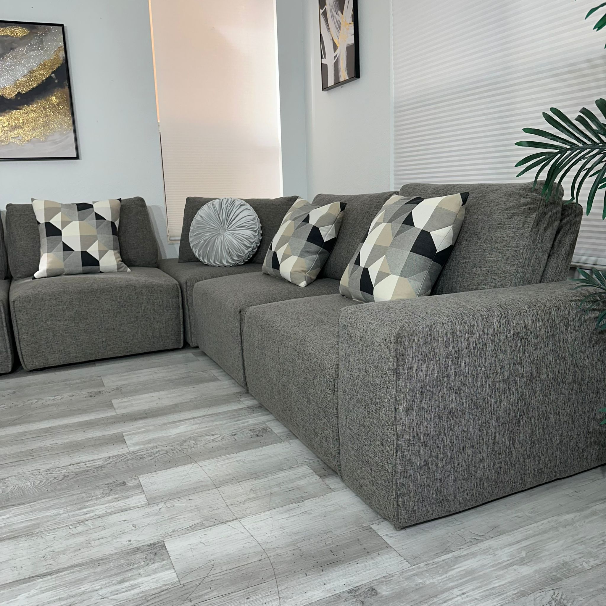 Laney Park Sectional Rooms To Go