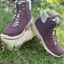 Sketchers Women’s Size 8.5 Boots