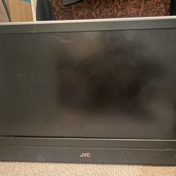 JVC 32 INCH HDTV (WITH WALL BRACKETS)