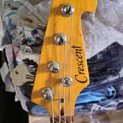 Cresent guitar