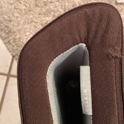 BELKIN Cushtop.   Use For Laptop Chocolate Color 