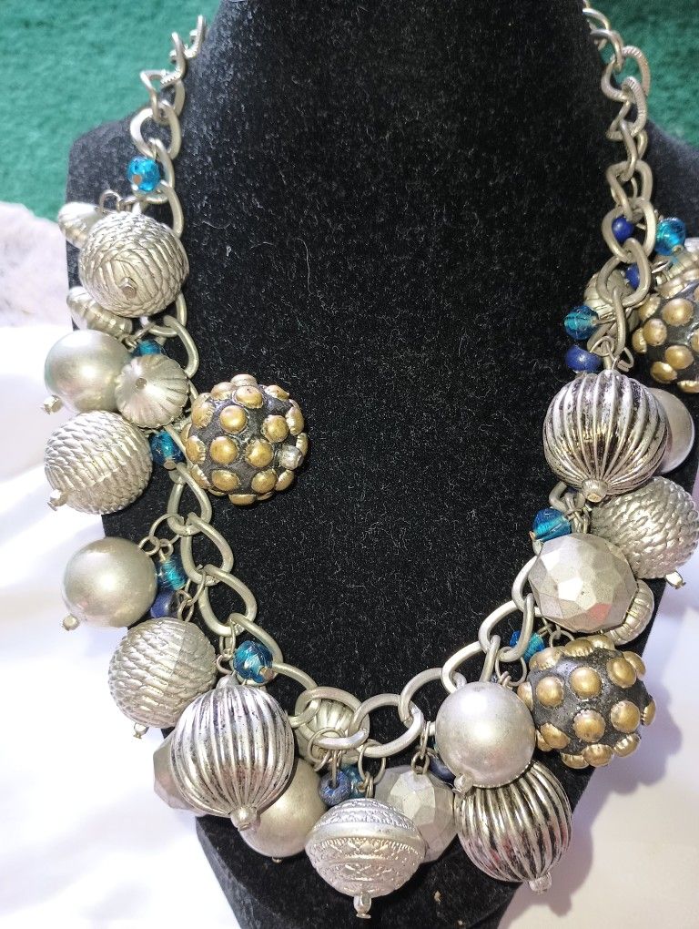 Elegant Silver Blue Glassed Beaded Necklace
