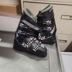 Salomon Performa 5.0.     Size 9-9.5 