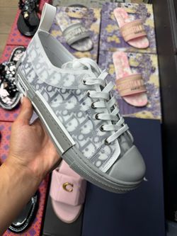 Dior B23