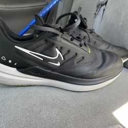 Nike Shield running shoes, men size10