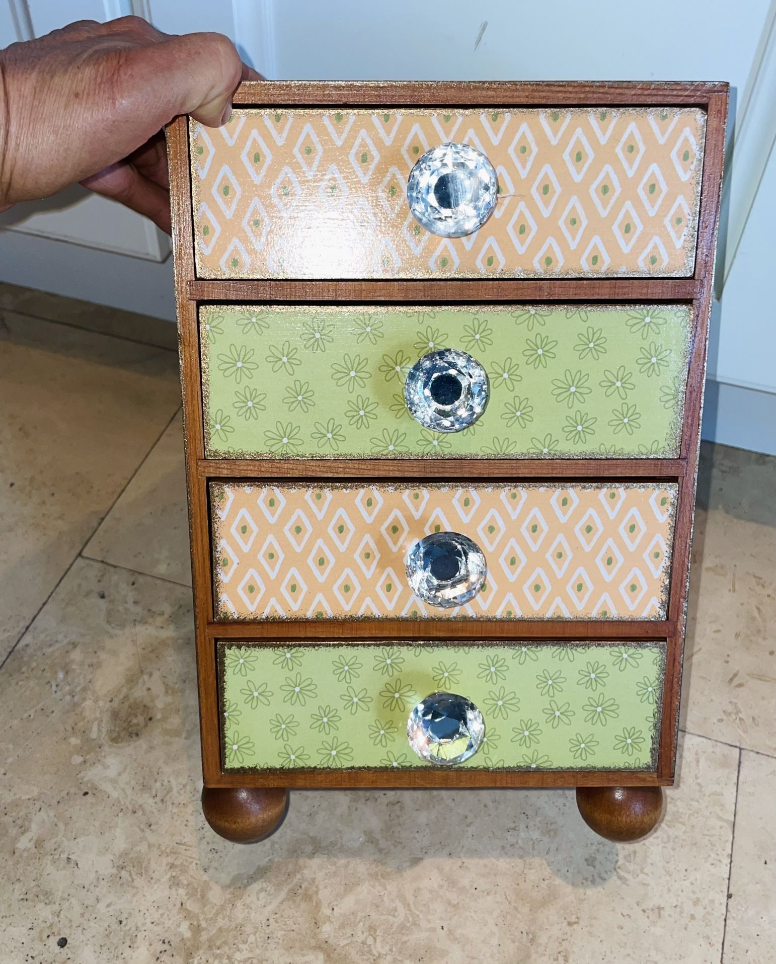 $20 Like New Wooden Jewelry Box 4 drawers measuring in pics