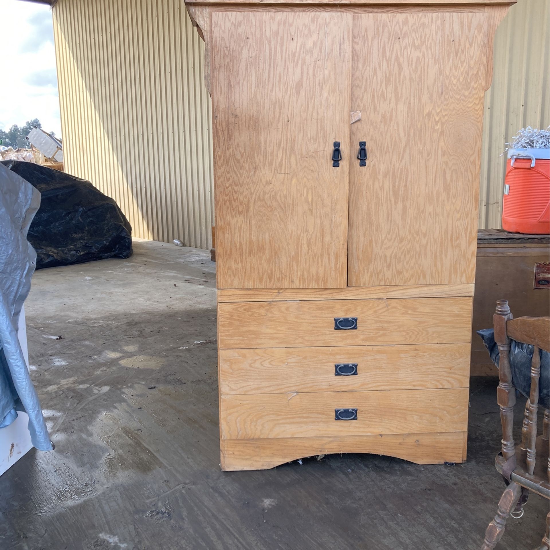 Dresser 