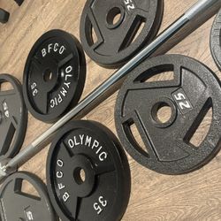 NEW Olympic Equipment: 6 ft Silver Barbell With Weight Plates: 45s to 2.5s Total: 287 lbs.