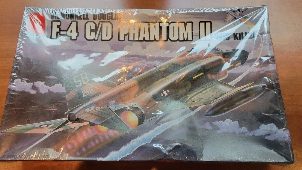 AMT ERTL F-4 C/D Phantom II Mig Killer 1/48 Scale MODEL KIT NEW UNOPENED SEALED
