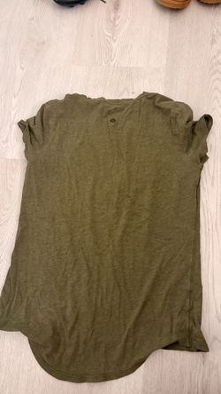 Lululemon green v neck tee shirt