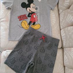 Disney Junior Mickey Boy's Short And Tee Set Size 5T 
