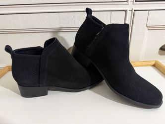 Tom’s black suede ankle booties shoes 7.5
