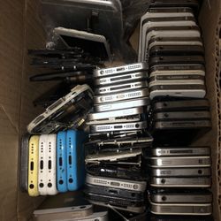 Apple iPhone 5s, 5, 5c, 4s, 4 Entire Lot 42 Total Phones