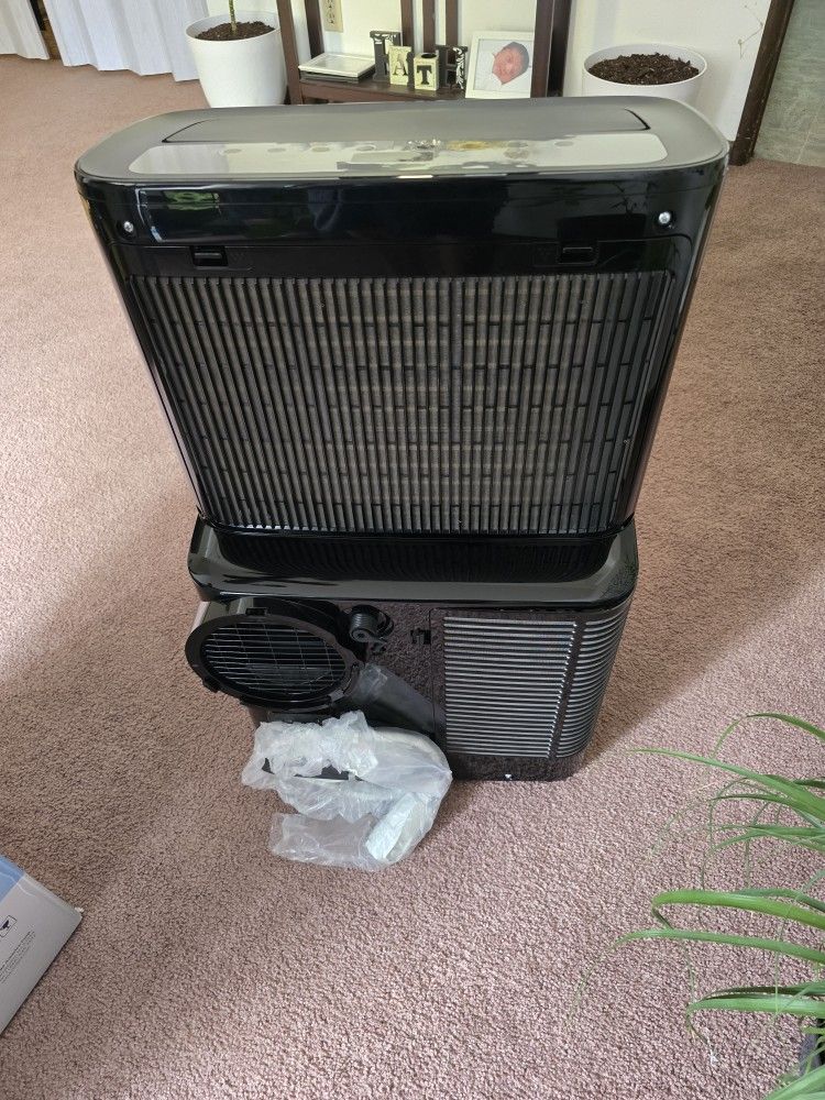 MIDEA AIR CONDITIONER