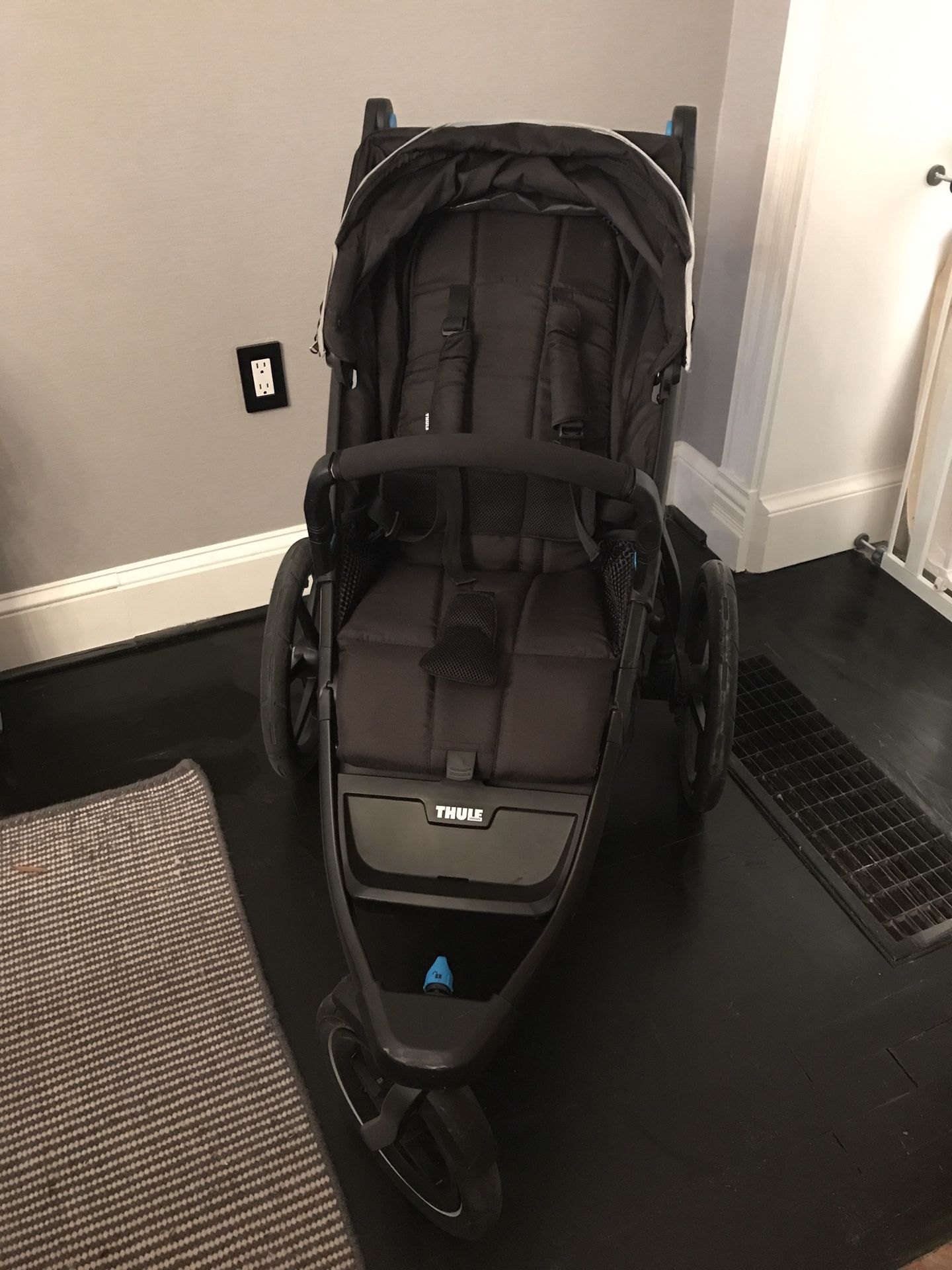 Thule Urban Glide 2 jogging stroller and accessories