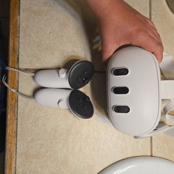 Good Condition Meta Quest 3 With Controllers Great Quality 