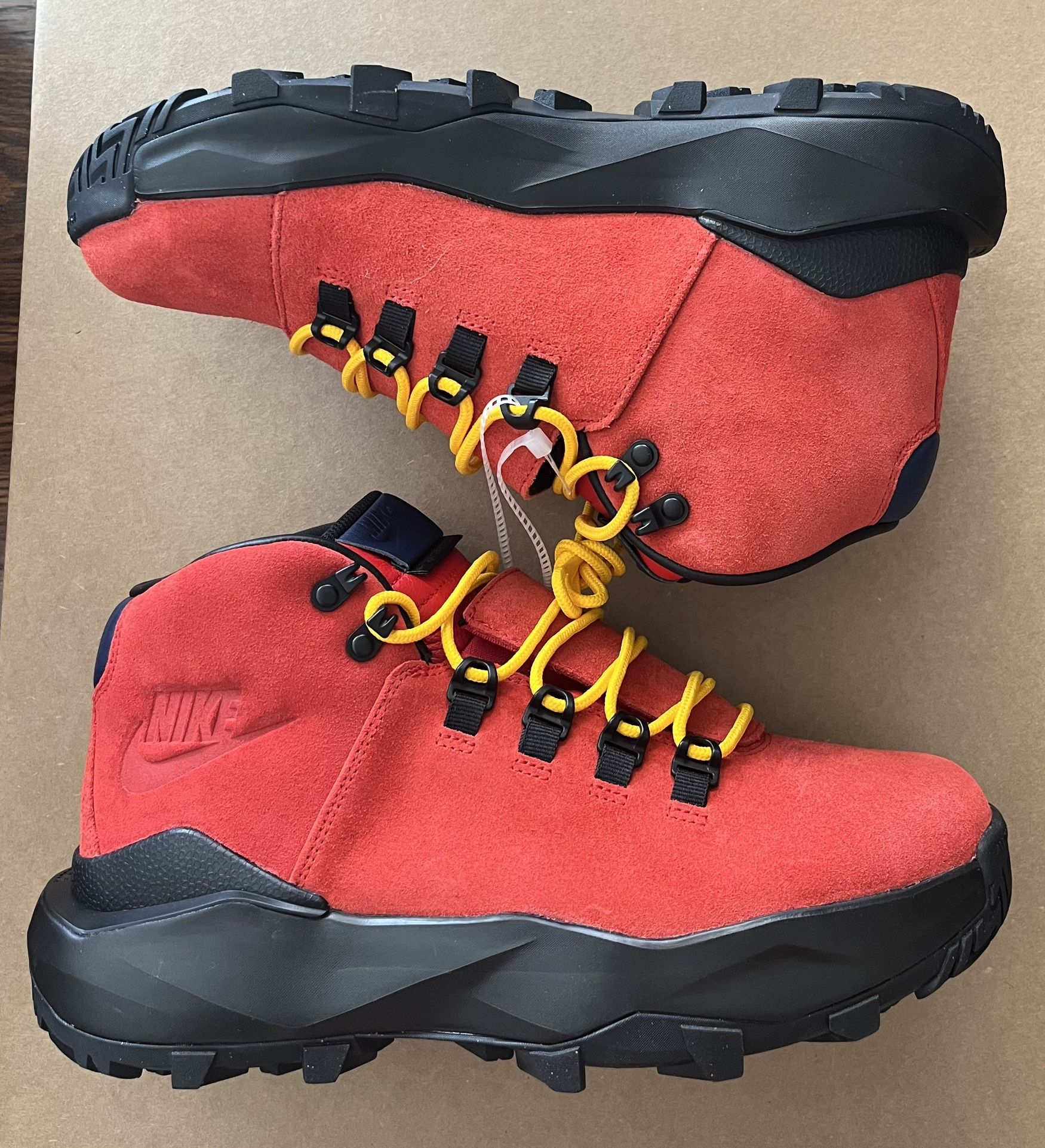 Nike Cygnal Boot - University Red/Black/Gold/Navy-Men Sz 10.5 - FV4332-600 - NEW