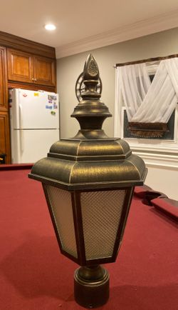 Outdoor post mount lantern
