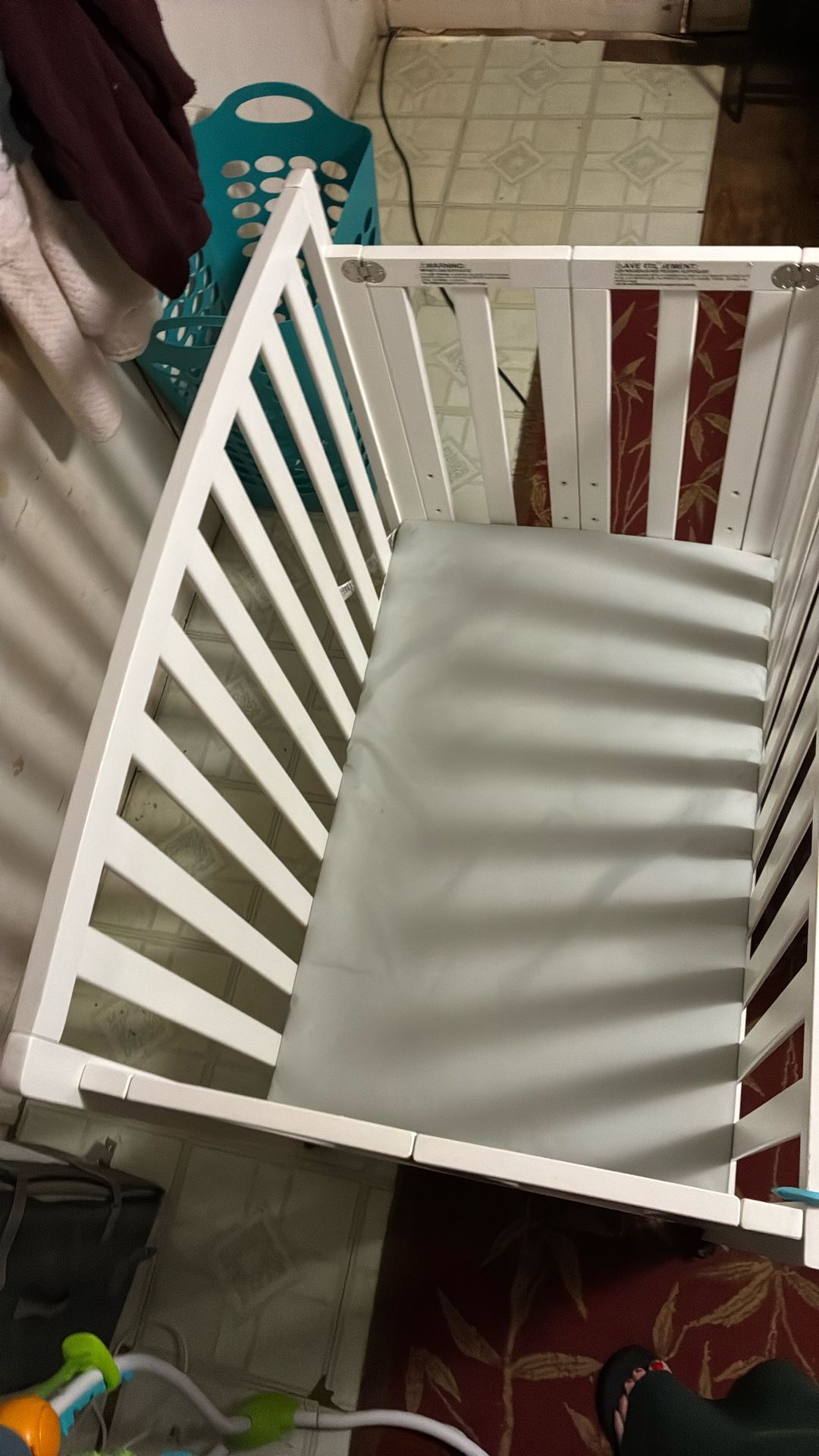 Mini Crib And Nemo Play Walker