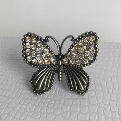 CUTE CHUNKY BUTTERFLY RING ADJUSTABLE STRETCH BAND.