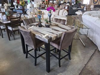 Table with 4 Chairs