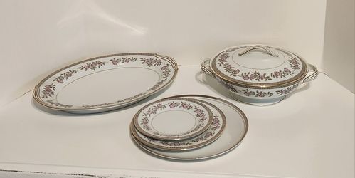 Fine China Service For Six Plus Serving Pieces 