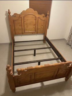 Queen Wood bed frame, Cama de madera