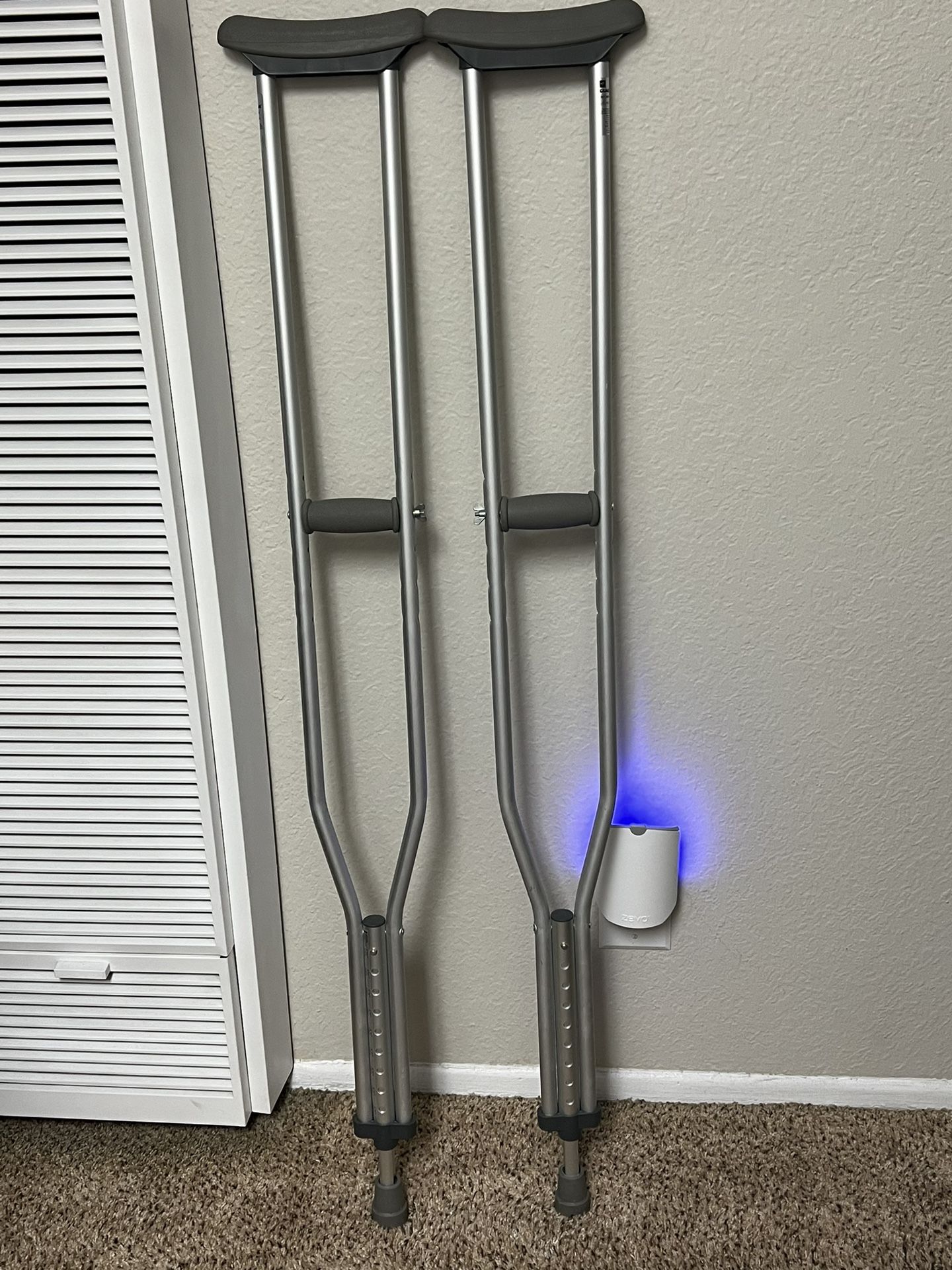 Crutches Free