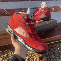Jordan 5 Red Bulls Size 12 - Read Description 