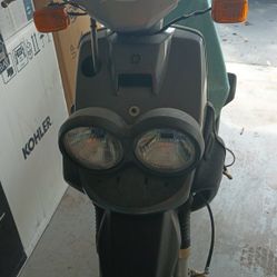 2002-2011 Yamaha Zuma Scooter Build and Spares 