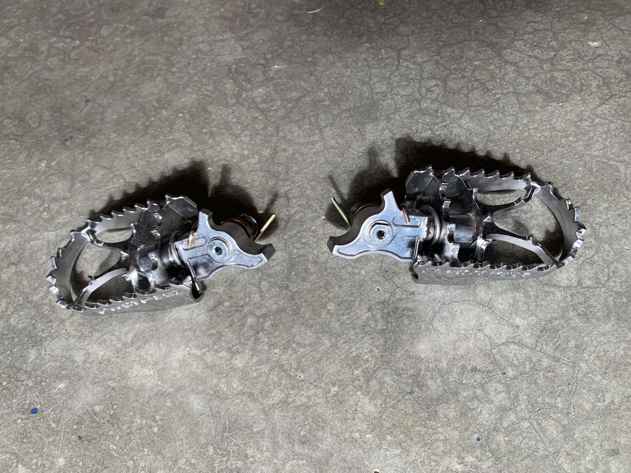 CRF Pivot Pegz