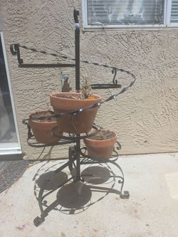 Spiral plant stand