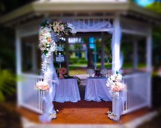 Arches, Flowers, Arrangements, Centerpieces!