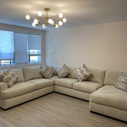 Raymour & Flanigan Sectional Sofa – Excellent Condition