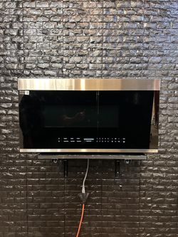 SAMSUNG OVER THE RANGE MICROWAVE w/WARRANTY! R3641A