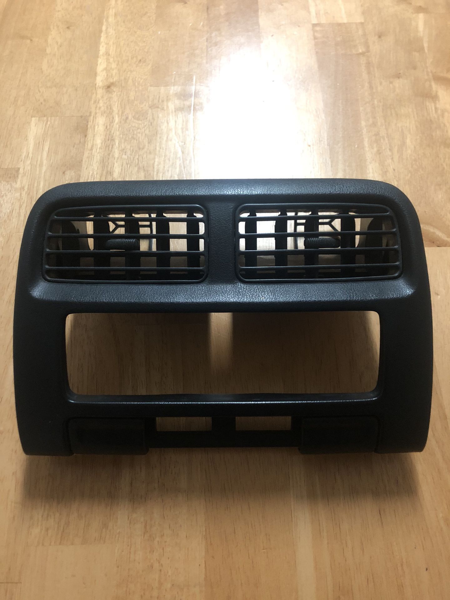 95-98 Nissan S14 240sx A/C Trim Bezel Dash Vent - Only One Broken Clip