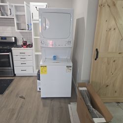 Ge. Combo Washer/dryer(gas)