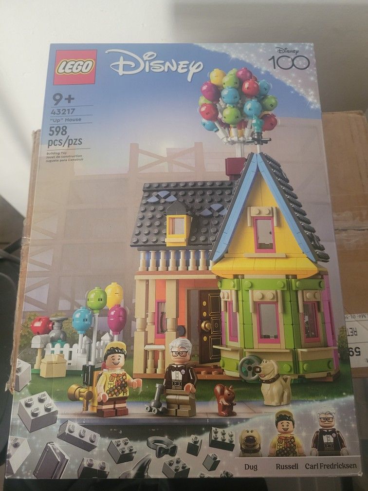 LEGO: Disney's "Up" House-598 pieces set (43217)