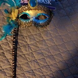 Turquoise jewel mask Halloween 