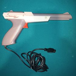 Nintendo Zapper Light Gun ( Vintage 1985 )