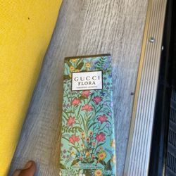 Woman’s Perfume Name Brand 