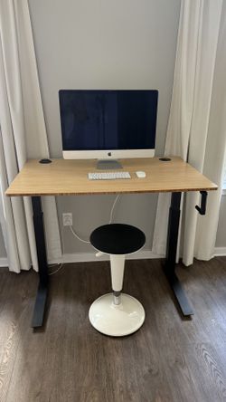 APPLE iMAC 🖥️  - COMBO DEAL!!!! with Desk & Adjustable Swivel Stool!