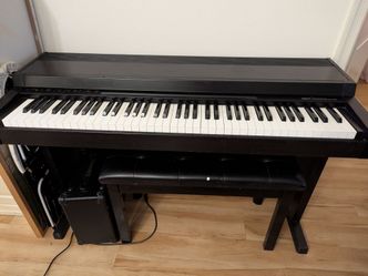 Yamaha Clavinova CLP- 100 Digital Piano