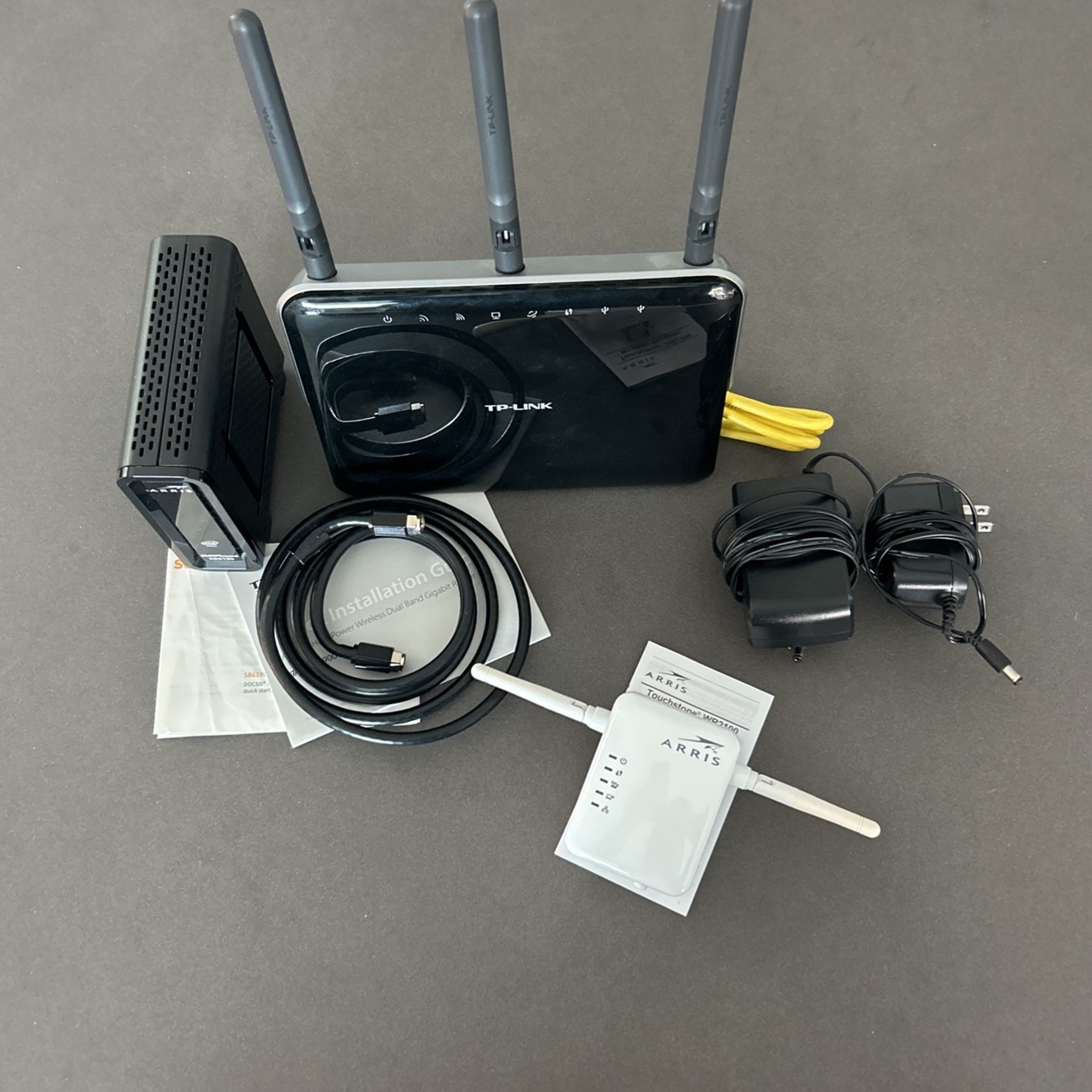 Router + Modem + Wifi Extender 