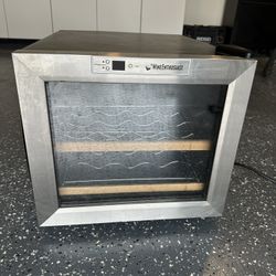 Wine Enthusiast 8 bottle wine Fridge 