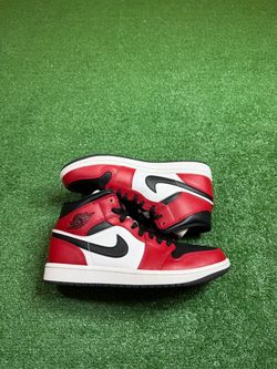 Jordan 1 Mid Chicago Toe