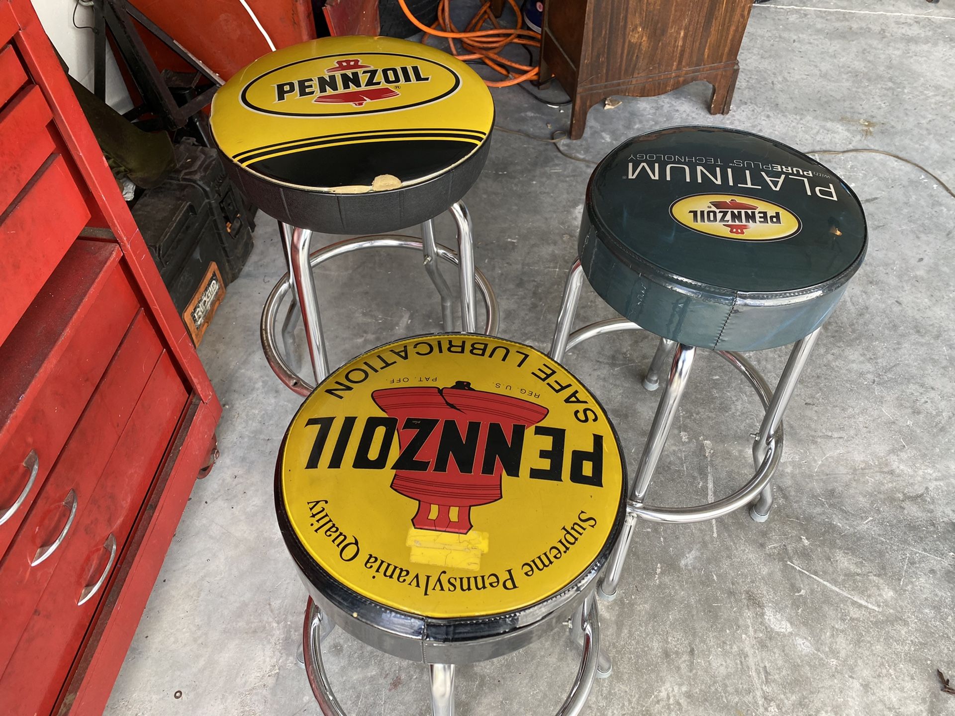 Mechanic Seat Chair Work Shop Garage Bench sit used , garage stool, I have 3 available, perfect for your man cave bar.