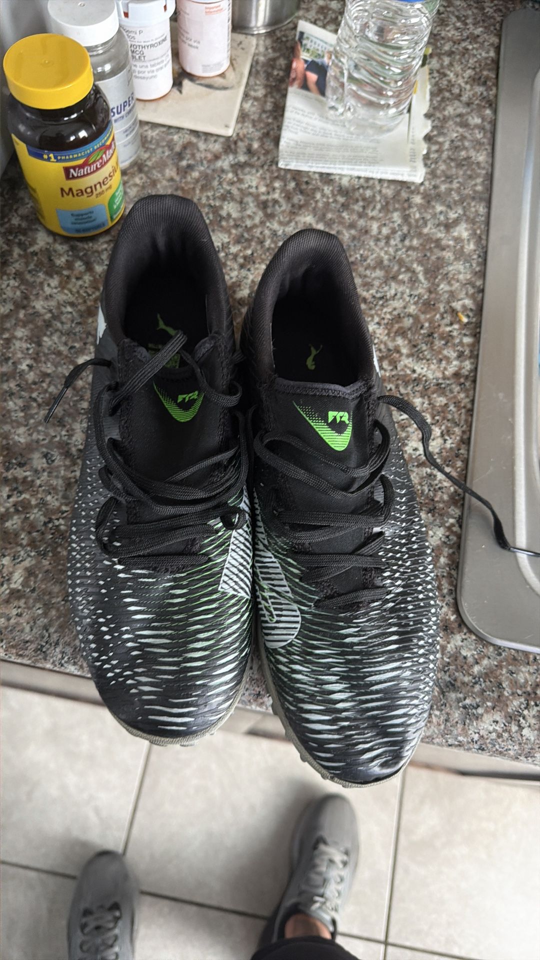 Puma indoor shoes like new