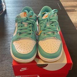 Nike Dunk Low Womens Size 8.5